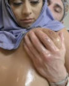 TeenCurves - Violet Myers - Childbearing Hijab Hips (4-13-19)[360P]