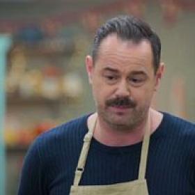 The Great Celebrity Bake Off for Stand Up To Cancer S07E02 HDTV x264<span style=color:#39a8bb>-TORRENTGALAXY[TGx]</span>